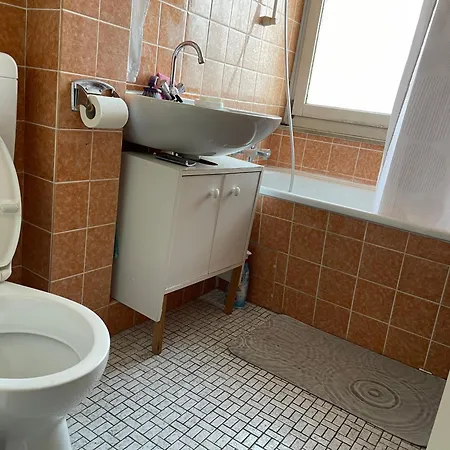 Apartment Peaceful 2min To City-point Kassel